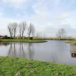 Smittshoern 3 - Nordsee Erdgeschosswohnung Mit Eingezaeunten Garten, Kamin Und Lounge! Altfunnixsiel