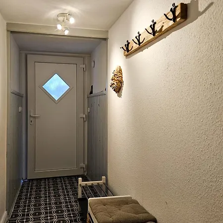 Smittshoern 3 - Nordsee Erdgeschosswohnung Mit Eingezaeunten Garten, Kamin Und Lounge! * Altfunnixsiel