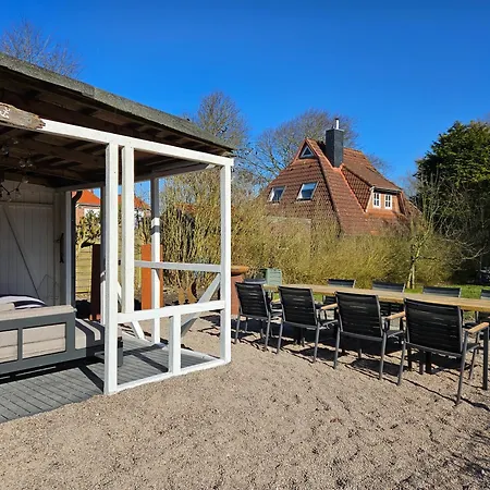 Smittshoern 3 - Nordsee Erdgeschosswohnung Mit Eingezaeunten Garten, Kamin Und Lounge! Apartman