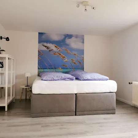 Smittshoern 3 - Nordsee Erdgeschosswohnung Mit Eingezaeunten Garten, Kamin Und Lounge!